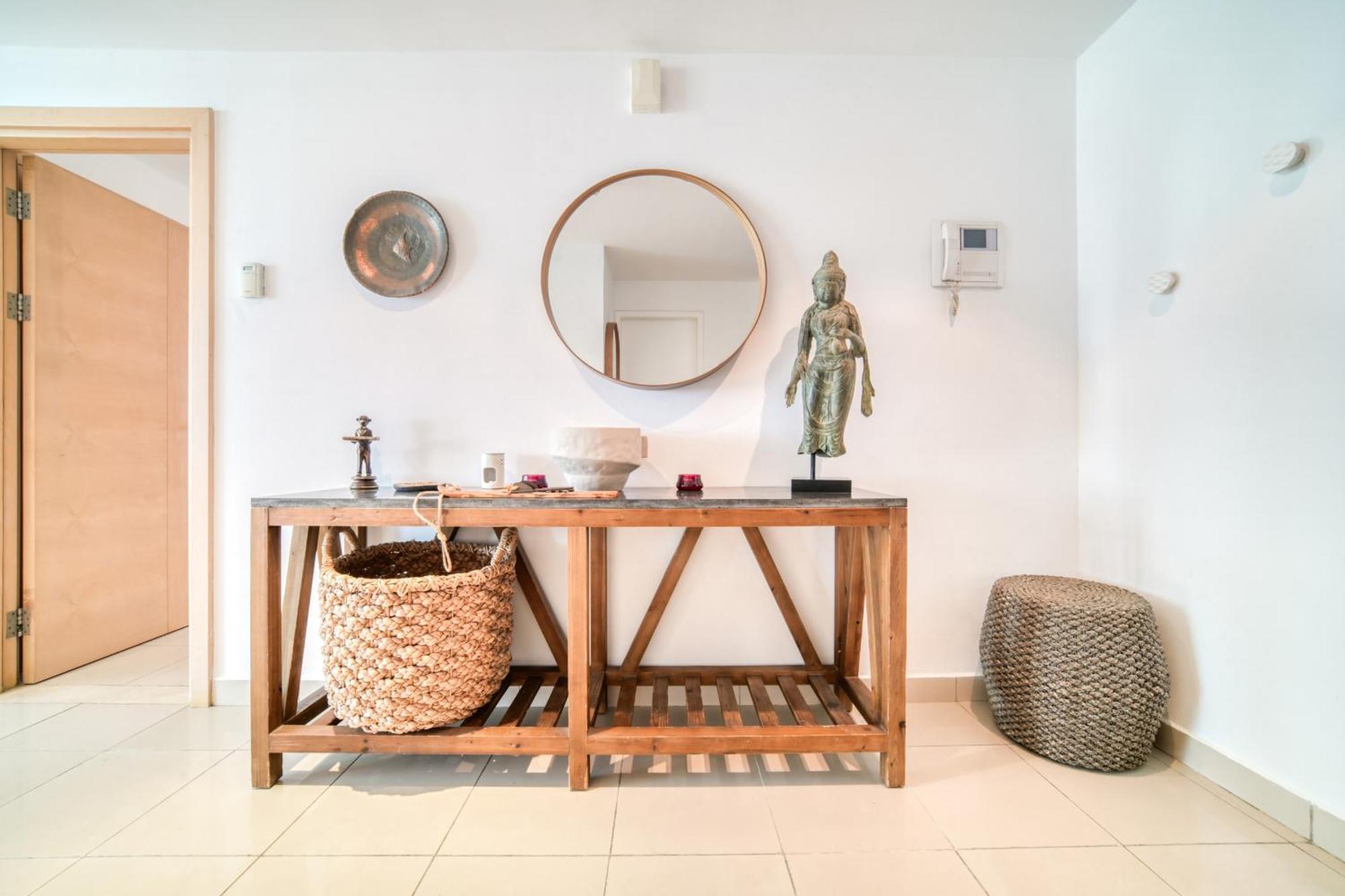 Fairfield Tower, Park Island, Marina - Mint *